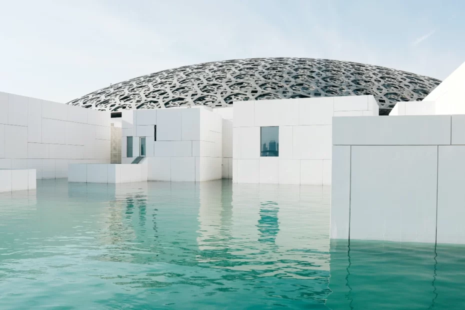 Louvre Abu Dhabi: The Louvre Abu Dhabi Museum on Saadiyat Island in Abu Dhabi, United Arab Emirates